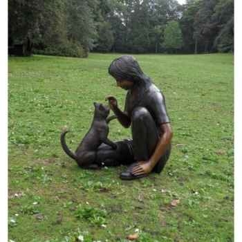 Fille assise avec chat -B633