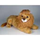 peluche allongee lion 35 cm piutre 2509