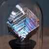 Bismuth cristallisé sous cloche Objet de Curiosité -MI029